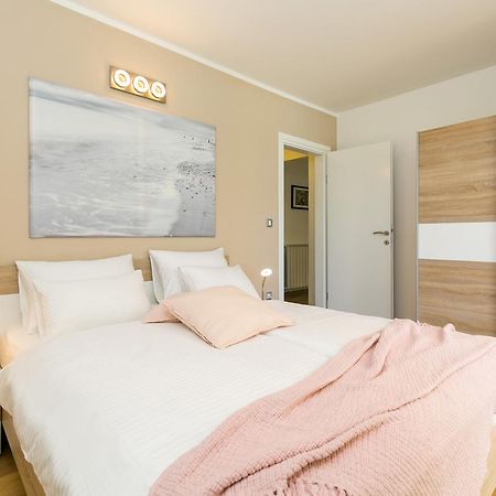 Pool Premium Apartment 브르사르 외부 사진