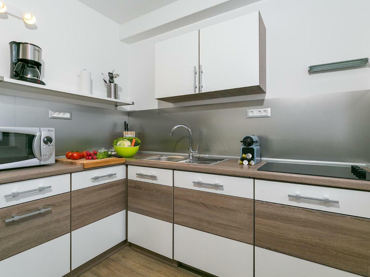 Pool Premium Apartment 브르사르 외부 사진